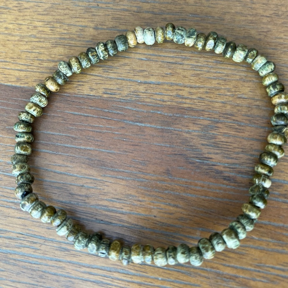 Natural bead bracelet